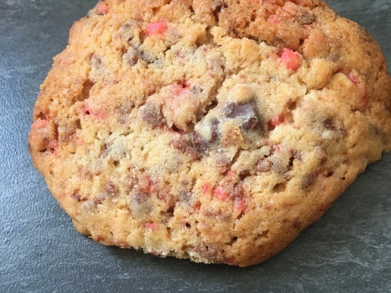 Cliquez pour zoomer ! Cookies aux éclats de pralines roses et pépites de chocolat Thermomix par Pirae