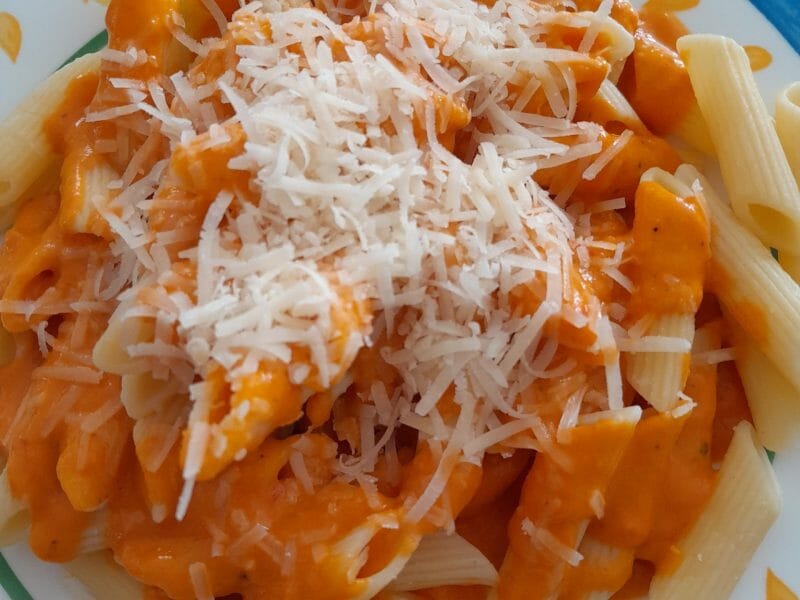 Cliquez pour zoomer ! Pâtes sauce rosée ail et basilic Thermomix par LilyC974