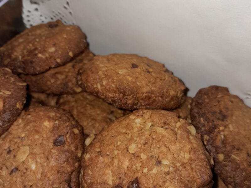 Cliquez pour zoomer ! Biscuits aux flocons d’avoine, cacahuètes et chocolat Thermomix par LilyC974