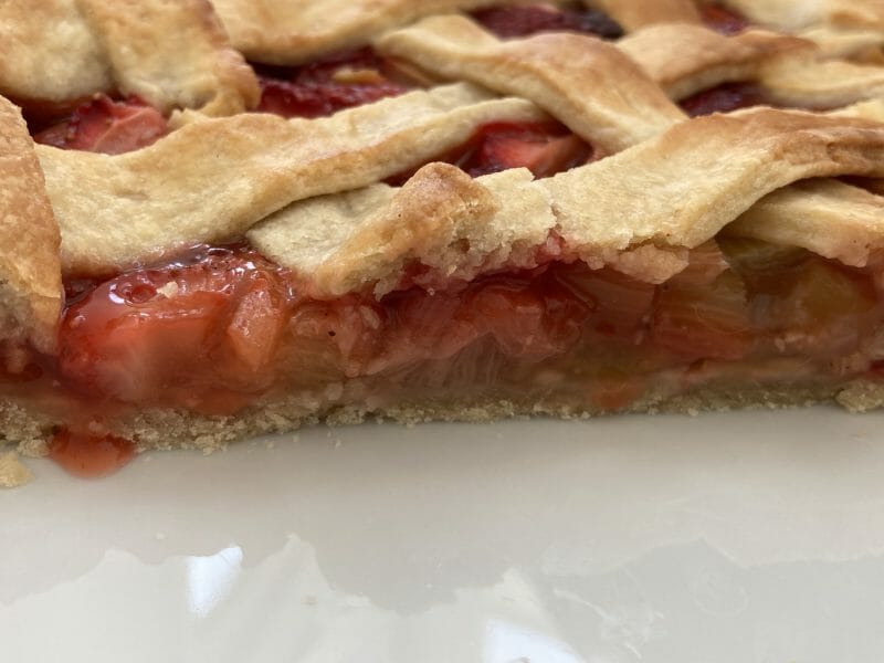 Cliquez pour zoomer ! Tarte aux fraises et à la rhubarbe Thermomix par @flo@