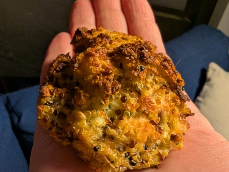 Cliquez pour zoomer ! Galettes de quinoa rouge au saumon Thermomix par galexa