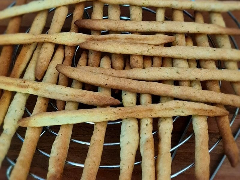 Cliquez pour zoomer ! Gressins parmesan basilic Thermomix par kte17