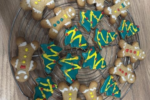 Cliquez pour zoomer ! Bonhommes en pain d’épices Thermomix par emeline59