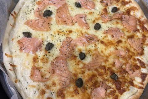 Cliquez pour zoomer ! Pizza au saumon et sauce kiri Thermomix par emeline59