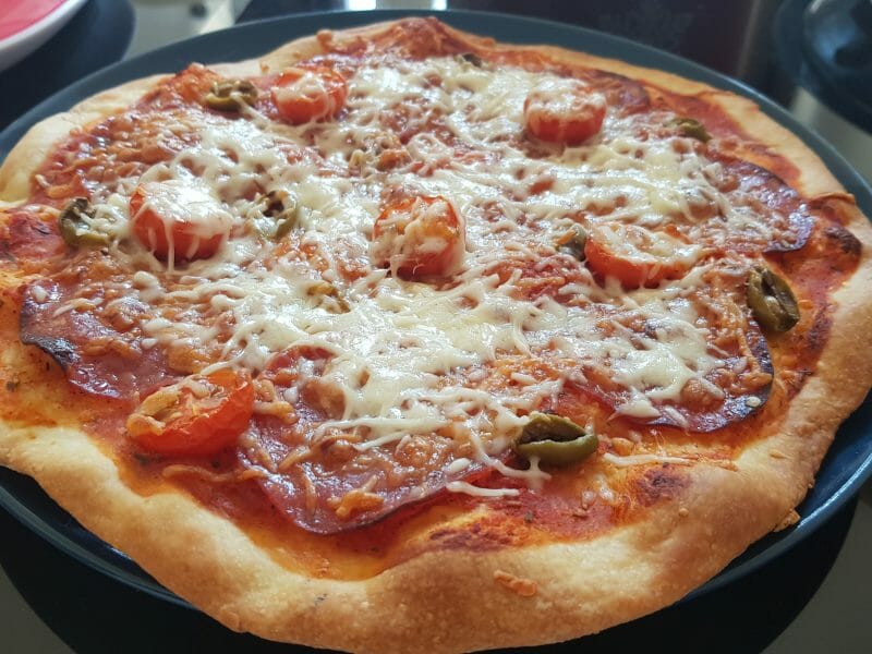 Cliquez pour zoomer ! Pizza au thon et aux olives Thermomix par Rsln.B
