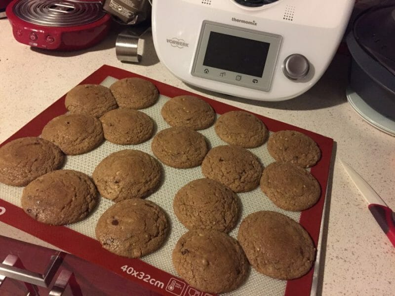 Cliquez pour zoomer ! Cookies aux éclats de pralines roses et pépites de chocolat Thermomix par Zahra_1