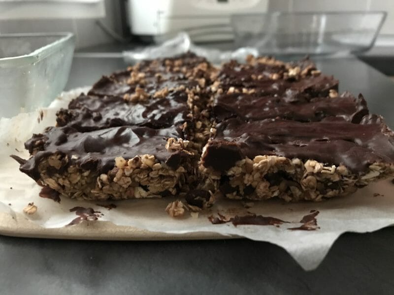 Cliquez pour zoomer ! Barres de céréales à l’avoine, noisettes, banane et chocolat Thermomix par Camille33190