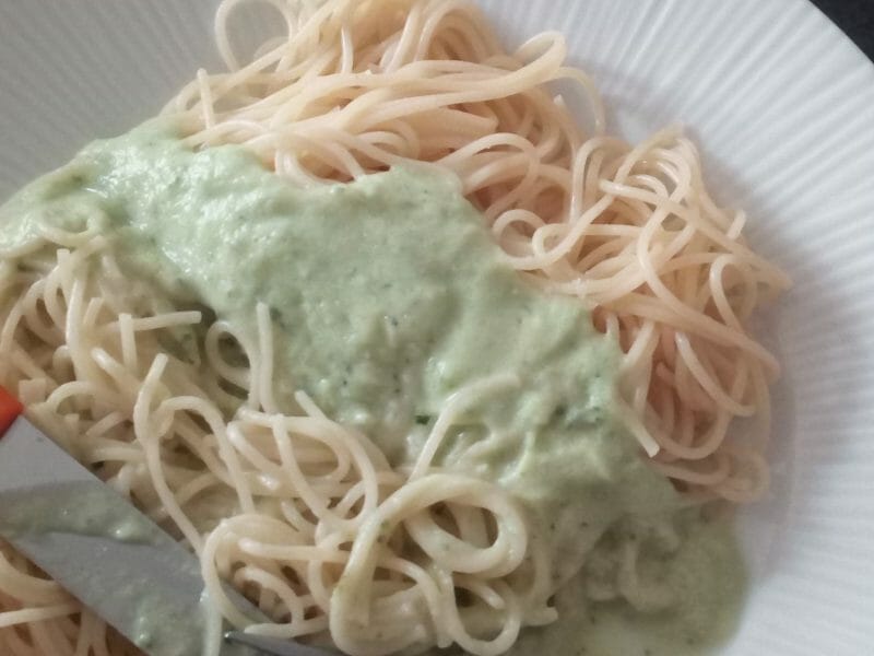 Cliquez pour zoomer ! Farfalle à la crème de courgettes Thermomix par Castor49