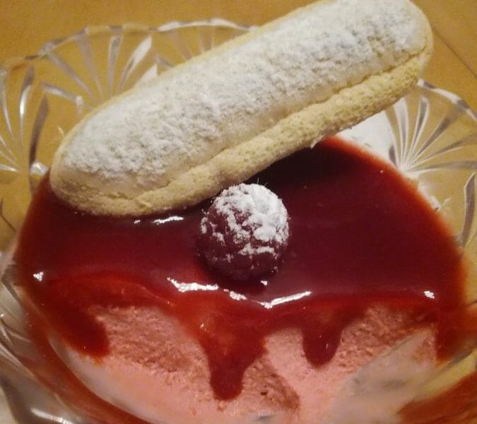 Cliquez pour zoomer ! Mousse à la framboise et son coulis Thermomix par djinny