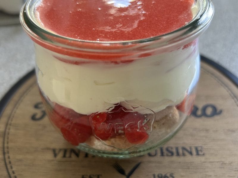Cliquez pour zoomer ! Tiramisu aux fraises en verrines Thermomix par Arm_Elle