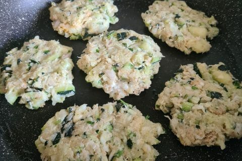 Cliquez pour zoomer ! Galettes de courgettes grecques Thermomix par Christel72