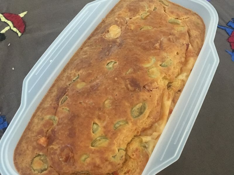 Cliquez pour zoomer ! Cake salé jambon fromage et olives Thermomix par Eyota-rose