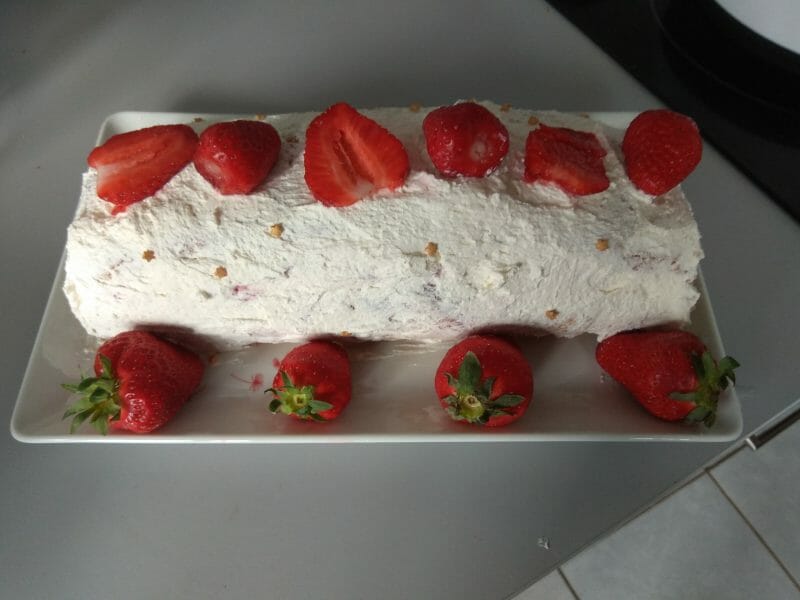Cliquez pour zoomer ! Fraisier roulé Thermomix par cookine