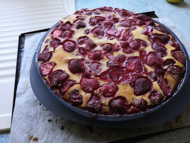 Cliquez pour zoomer ! Clafoutis aux fraises Thermomix par sandy54
