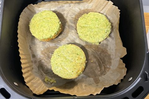 Cliquez pour zoomer ! Galettes de brocolis Thermomix par titi37100