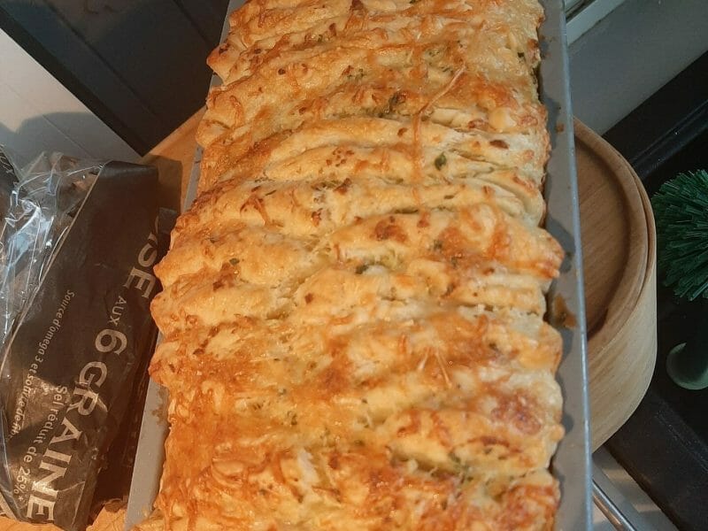Cliquez pour zoomer ! Pain à l’ail, persil et mozzarella Thermomix par Khadikoi
