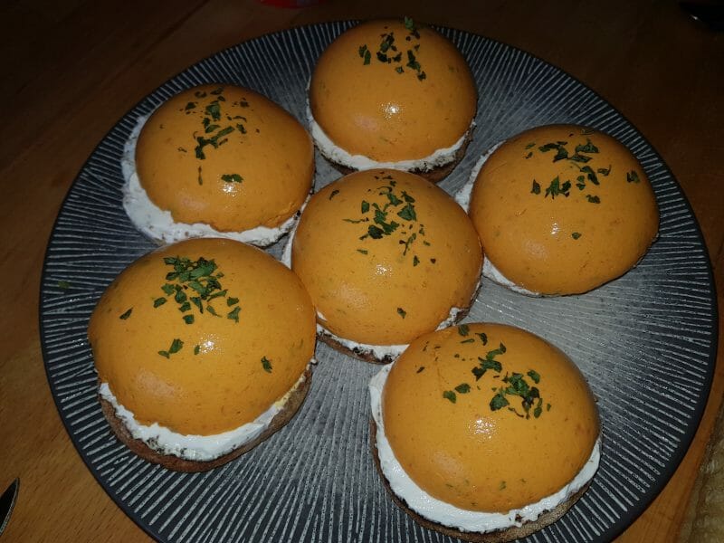 Cliquez pour zoomer ! Dômes à la mousse de poivrons et chèvre frais Thermomix par Amandakimia