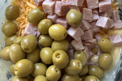 Cliquez pour zoomer ! Cake salé jambon fromage et olives Thermomix par Les Gourmandises de Zézette
