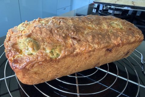 Cliquez pour zoomer ! Cake salé jambon fromage et olives Thermomix par Les Gourmandises de Zézette