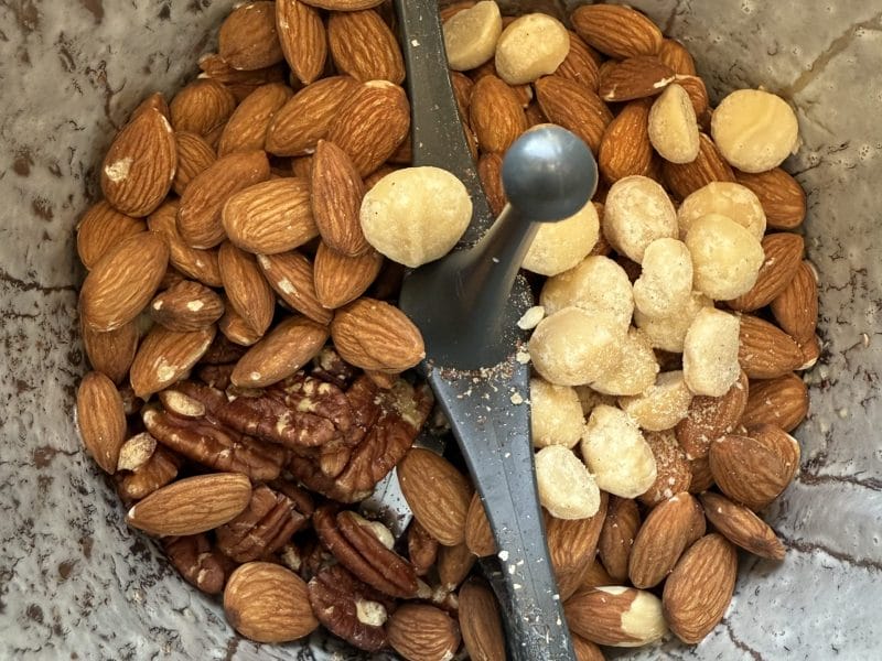 Cliquez pour zoomer ! Mélange de noix grillées aux 3 épices Thermomix par Les Gourmandises de Zézette