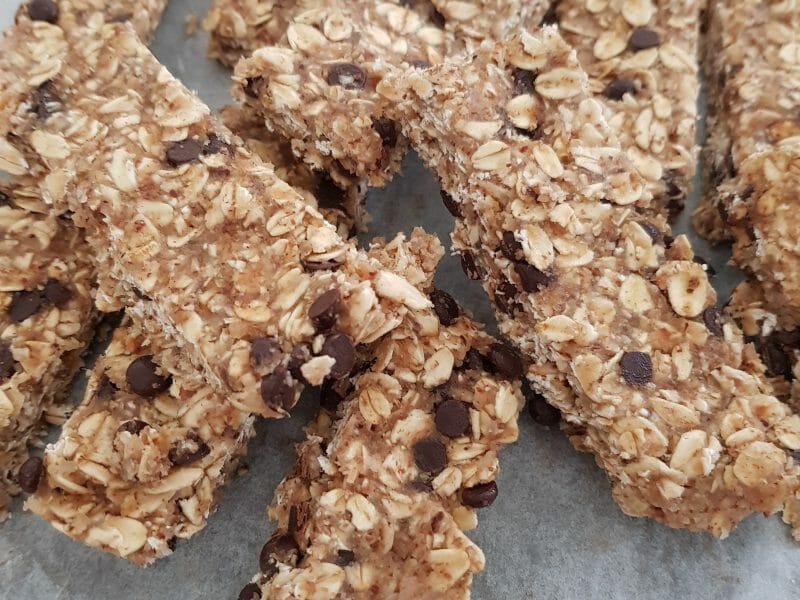 Barre De Céréales Healthy Flocons D Avoine Banane Barres de céréales à l’avoine, noisettes, banane et chocolat au