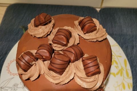 Cliquez pour zoomer ! Layer cake Kinder Bueno Thermomix par Eminaelle