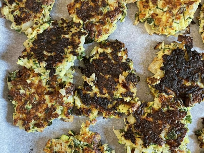 Cliquez pour zoomer ! Galettes de courgettes grecques Thermomix par PoireAuChoc