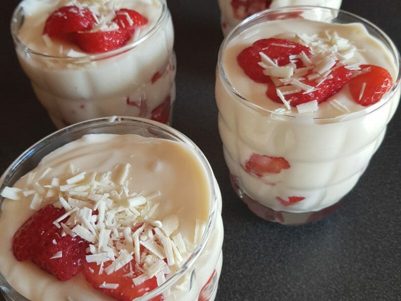 Cliquez pour zoomer ! Délices fraises et chocolat blanc Thermomix par Mamandej