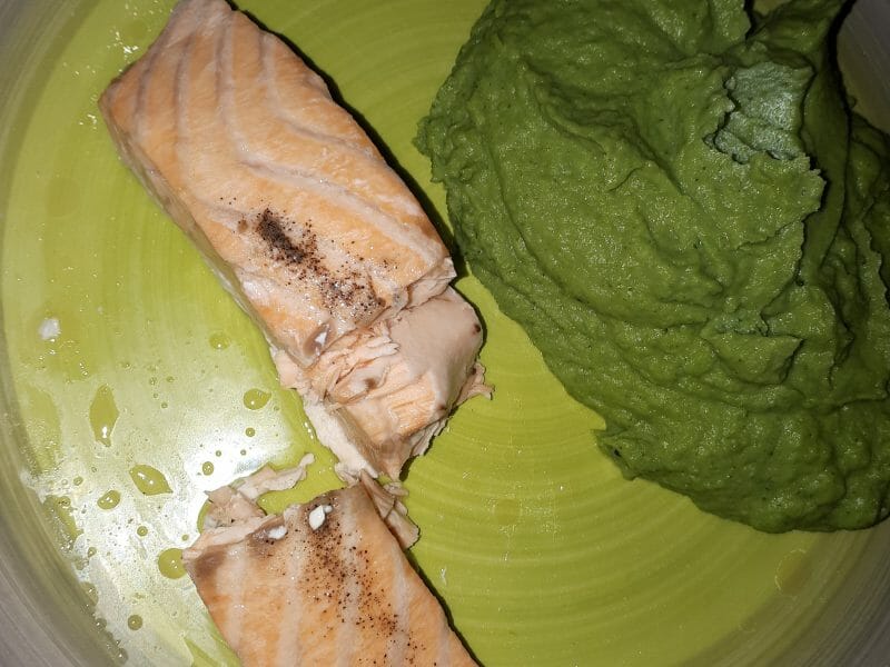 Cliquez pour zoomer ! Saumon sur purée de brocolis Thermomix par Kellyg