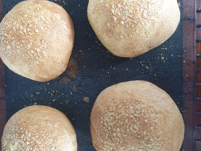 Cliquez pour zoomer ! Pains burger au parmesan et romarin Thermomix par playmobilhelene