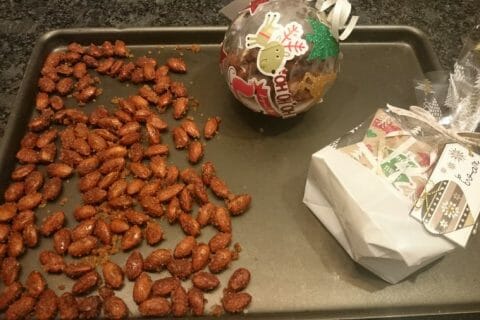 Cliquez pour zoomer ! Amandes grillées à la cannelle et au miel Thermomix par nelly82