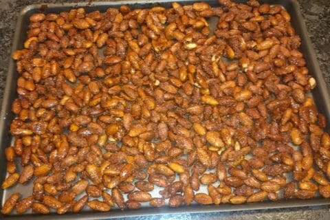 Cliquez pour zoomer ! Amandes grillées à la cannelle et au miel Thermomix par nelly82