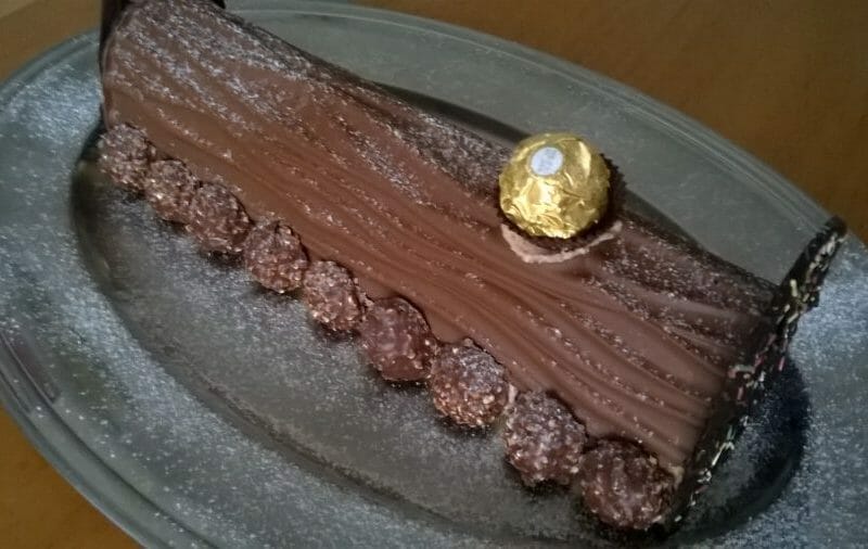 Cliquez pour zoomer ! Bûche Ferrero Rocher Thermomix par Sandrine1405