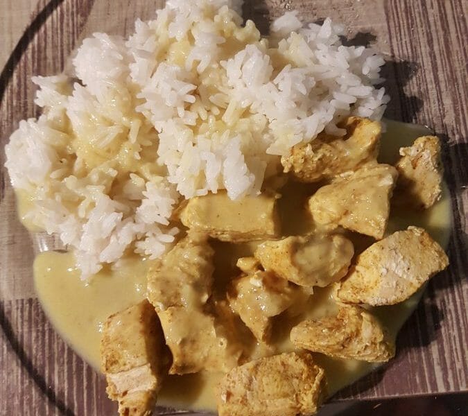 Cliquez pour zoomer ! Blancs de poulet sauce moutarde et curry Thermomix par Cecile64240