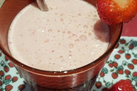 Cliquez pour zoomer ! Milk-shake fraise banane au Thermomix