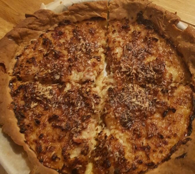 Cliquez pour zoomer ! Tarte aux oignons, lardons et moutarde douce Thermomix par Anne.d