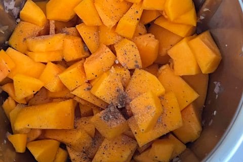 Cliquez pour zoomer ! Crumble de butternut au chorizo Thermomix par yonéa