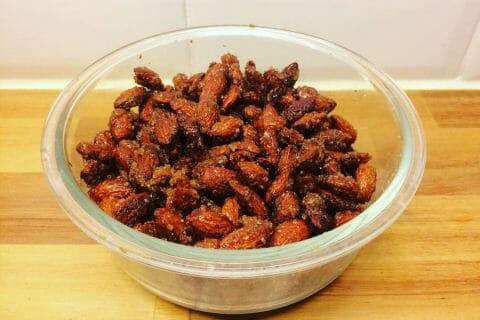 Cliquez pour zoomer ! Amandes grillées à la cannelle et au miel au Thermomix