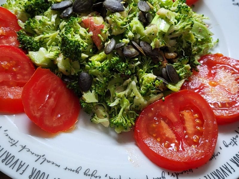 Cliquez pour zoomer ! Salade de brocolis Thermomix par malaga83