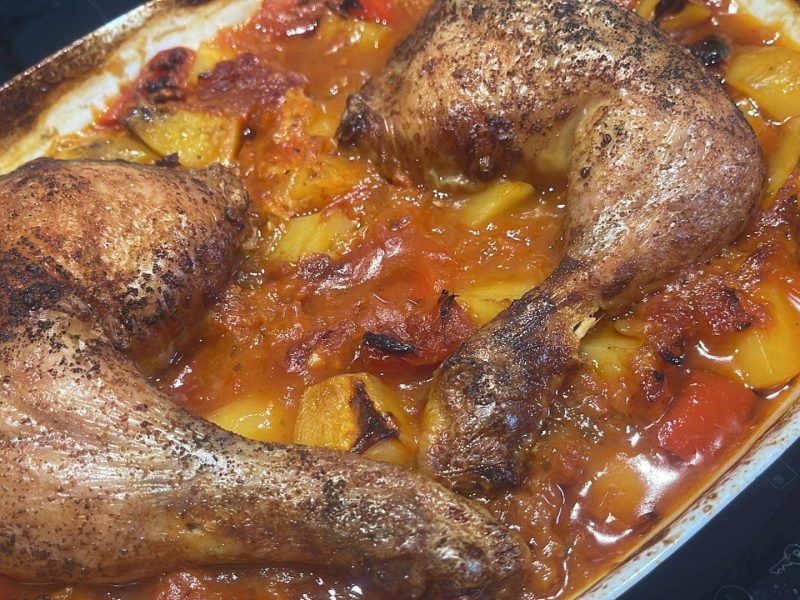 Cliquez pour zoomer ! Poulet aux pommes de terre, poivron et tomates Thermomix par isabelclu