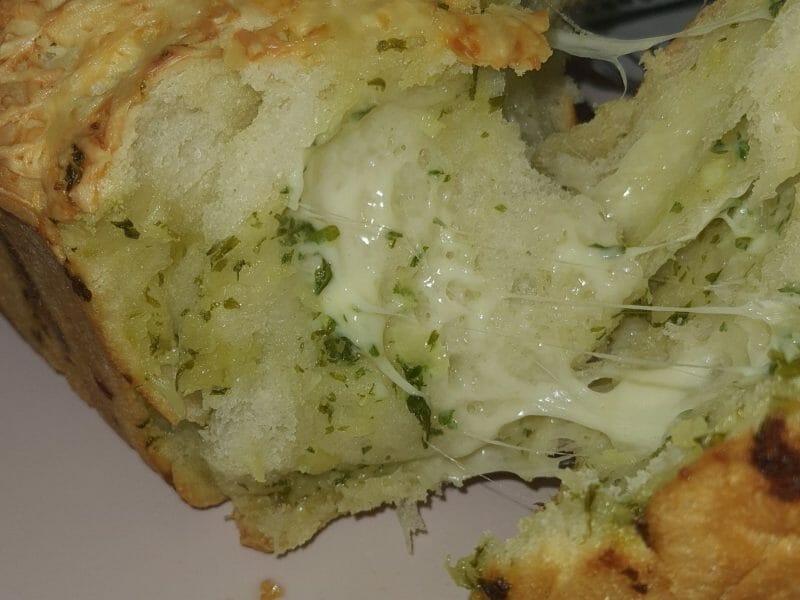 Cliquez pour zoomer ! Pain à l’ail, persil et mozzarella Thermomix par alyssacdlsq