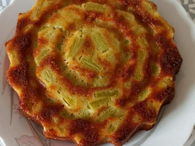 Cliquez pour zoomer ! Gâteau renversé à la rhubarbe et caramel au beurre salé Thermomix par mariecuisine35