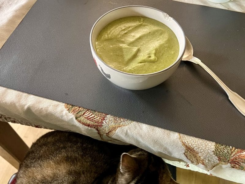 Cliquez pour zoomer ! Soupe de brocolis et pommes de terre Thermomix par MarionB51