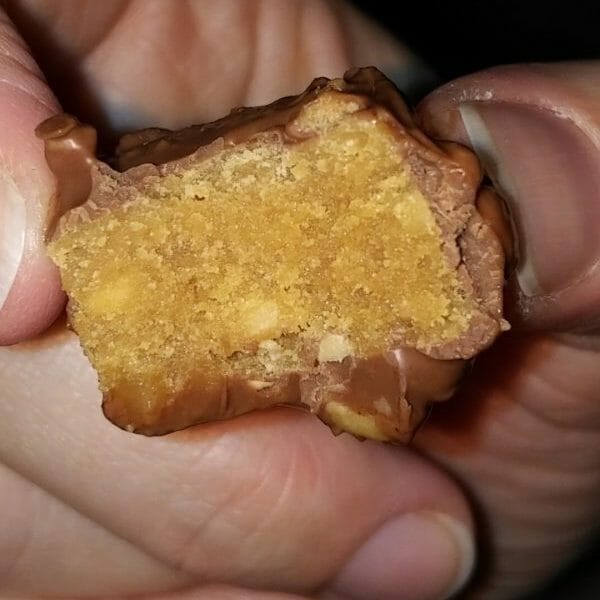 Cliquez pour zoomer ! Caramels aux cacahuètes enrobés de chocolat Thermomix par Anna62