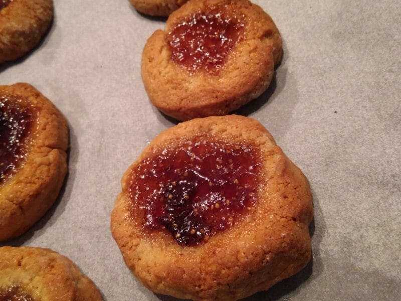 Cliquez pour zoomer ! Biscuits à la confiture – Jam drops Thermomix par Laure.mad