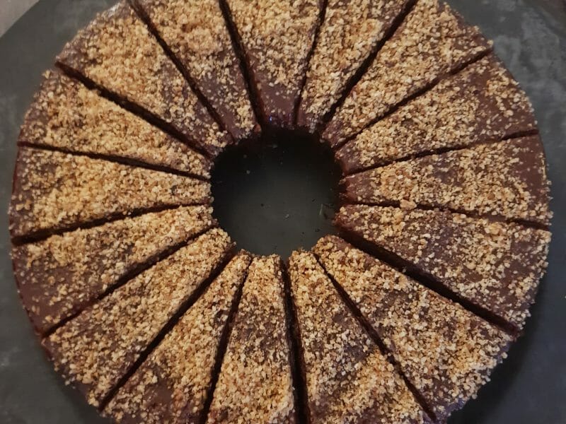 Cliquez pour zoomer ! Cake chocolat noisettes fondant Thermomix par As-sia