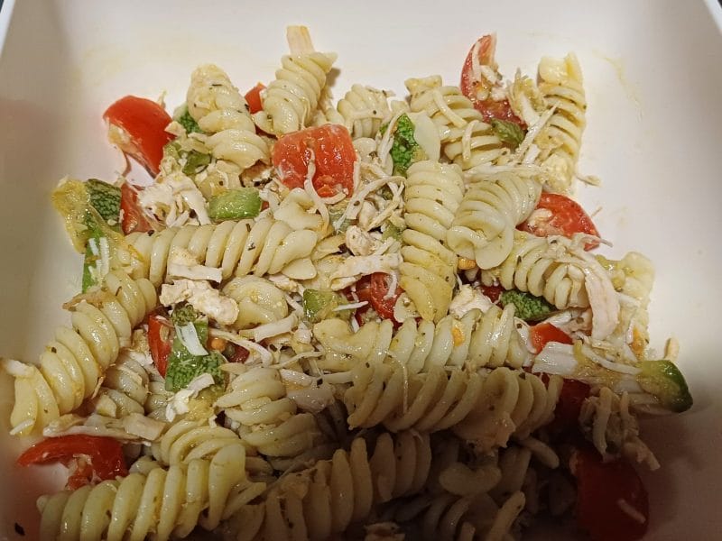 Cliquez pour zoomer ! Salade de pâtes au thon, courgettes et tomates cerises Thermomix par mary12775