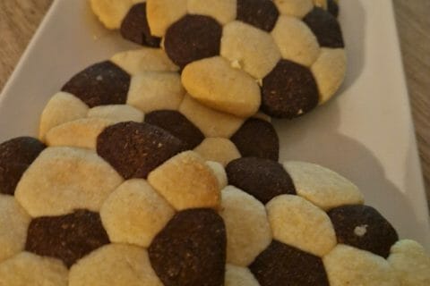 Cliquez pour zoomer ! Biscuits ballon de foot Thermomix par LOULOUTE4449