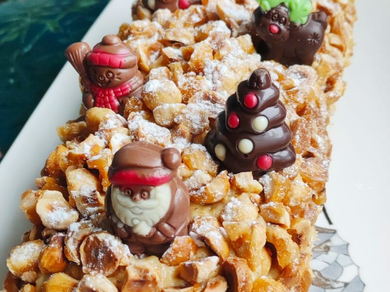 Cliquez pour zoomer ! Bûche pralinée aux éclats de noisettes caramélisés Thermomix par jt