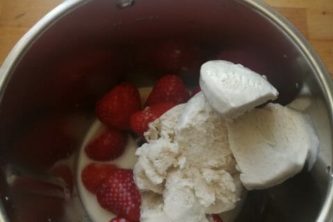 Cliquez pour zoomer ! Milk-shake fraise banane Thermomix par Alice_5